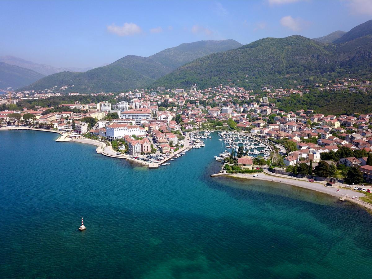 Villa Royal Apartments Tivat Exterior photo