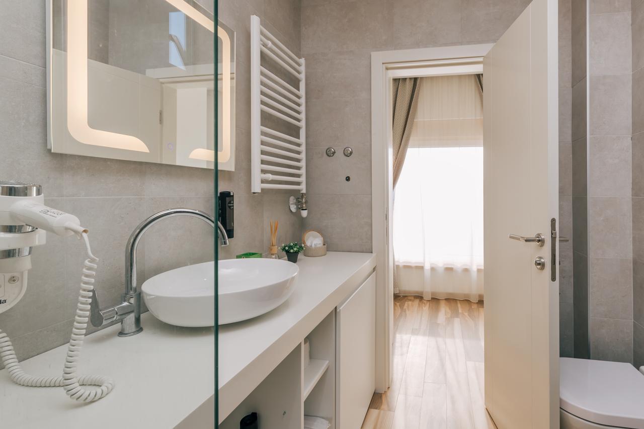 Villa Royal Apartments Tivat Exterior photo