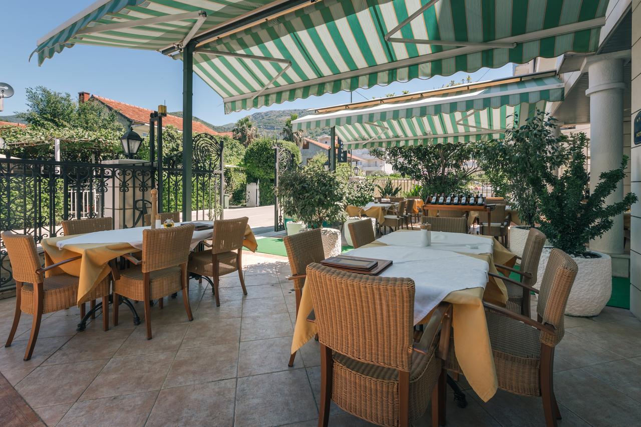 Villa Royal Apartments Tivat Exterior photo
